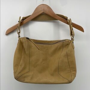 Sundance Leather Shoulder Bag in Tan A17